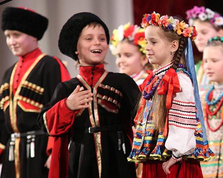 XXV фестиваль детских фольклорных коллективов «Кубанский казачок» открылся в Краснодаре