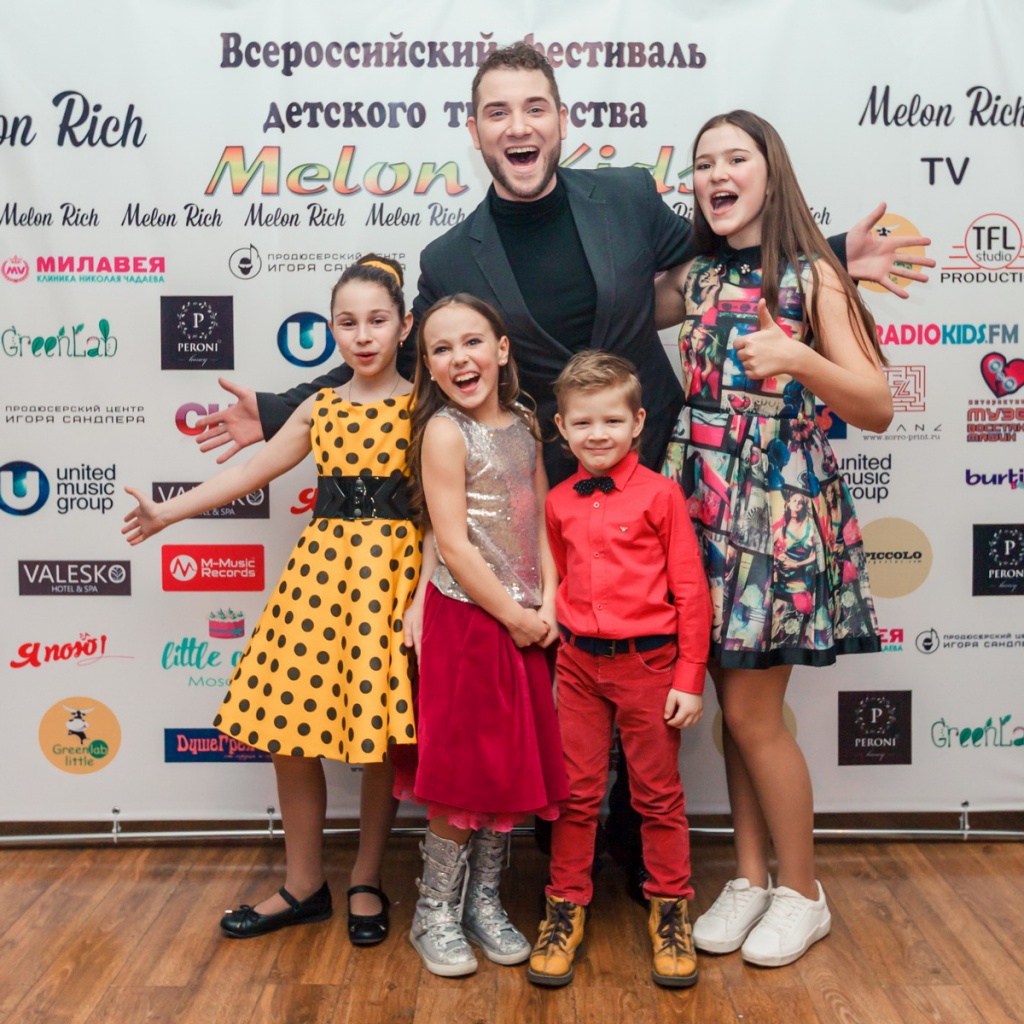 Владимир Брилев с детьми_1.jpg